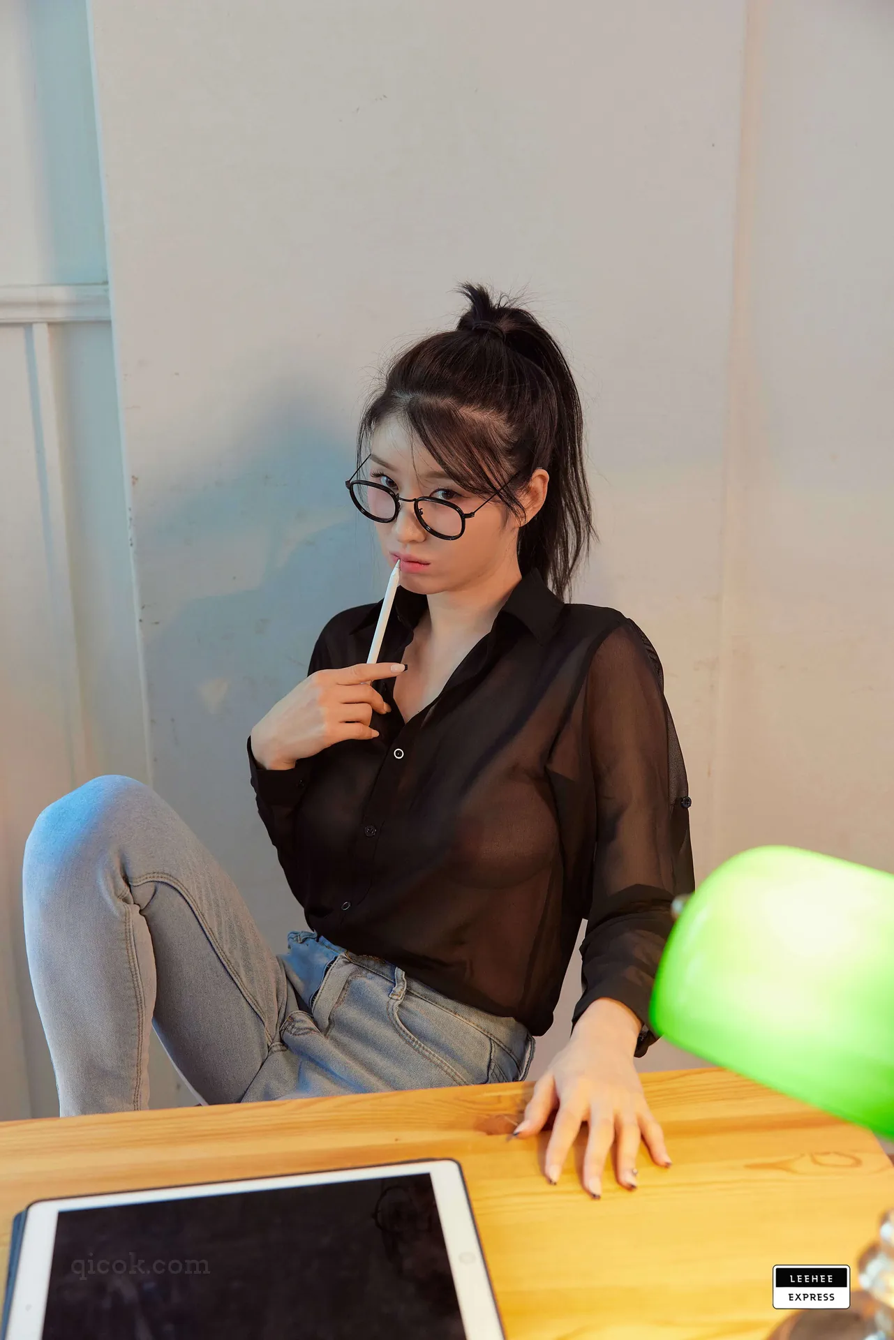 LeeheeExpress – NO.207 LEHC-068A Woo [66P-326MB]-密图社