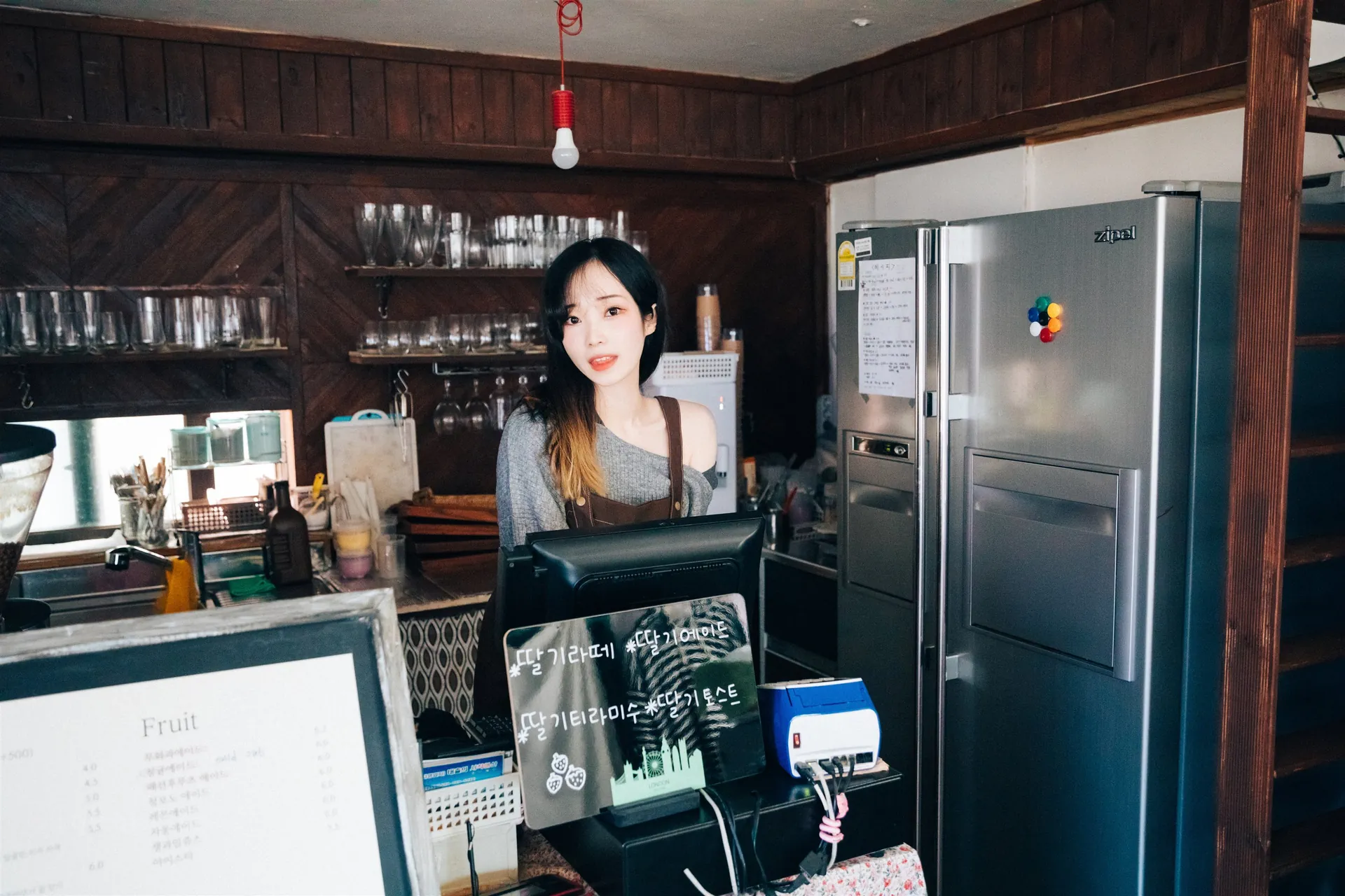 018.[Loozy] –  Bambi – Cafe Alba[179P-196.33MB]-密图社