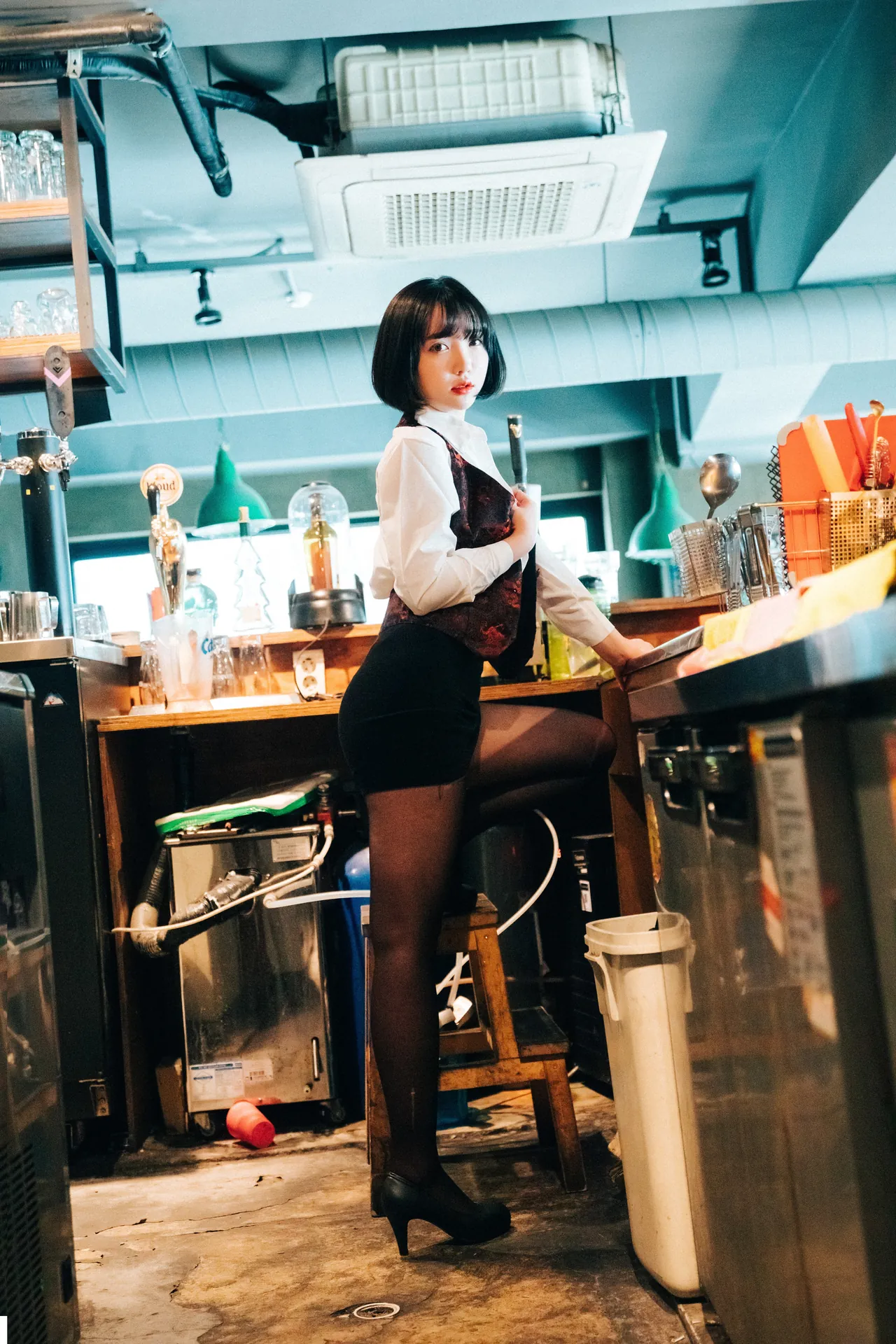 040.[Loozy] Ye Eun 손예은 – Tainted love bar [126P-1.11GB]-密图社