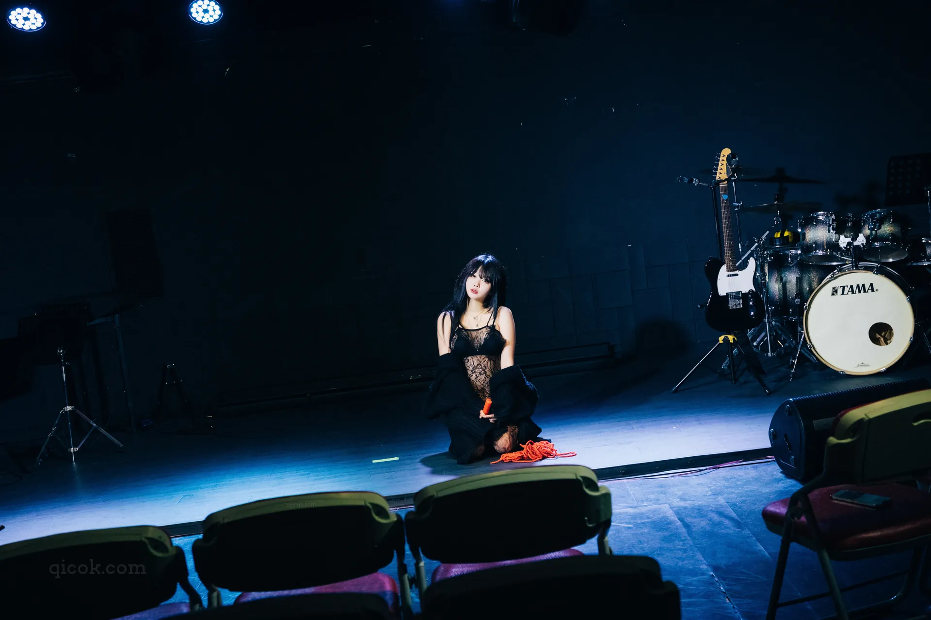 089LoozyZiaSMShow12 - 0002qicok6047com.webp