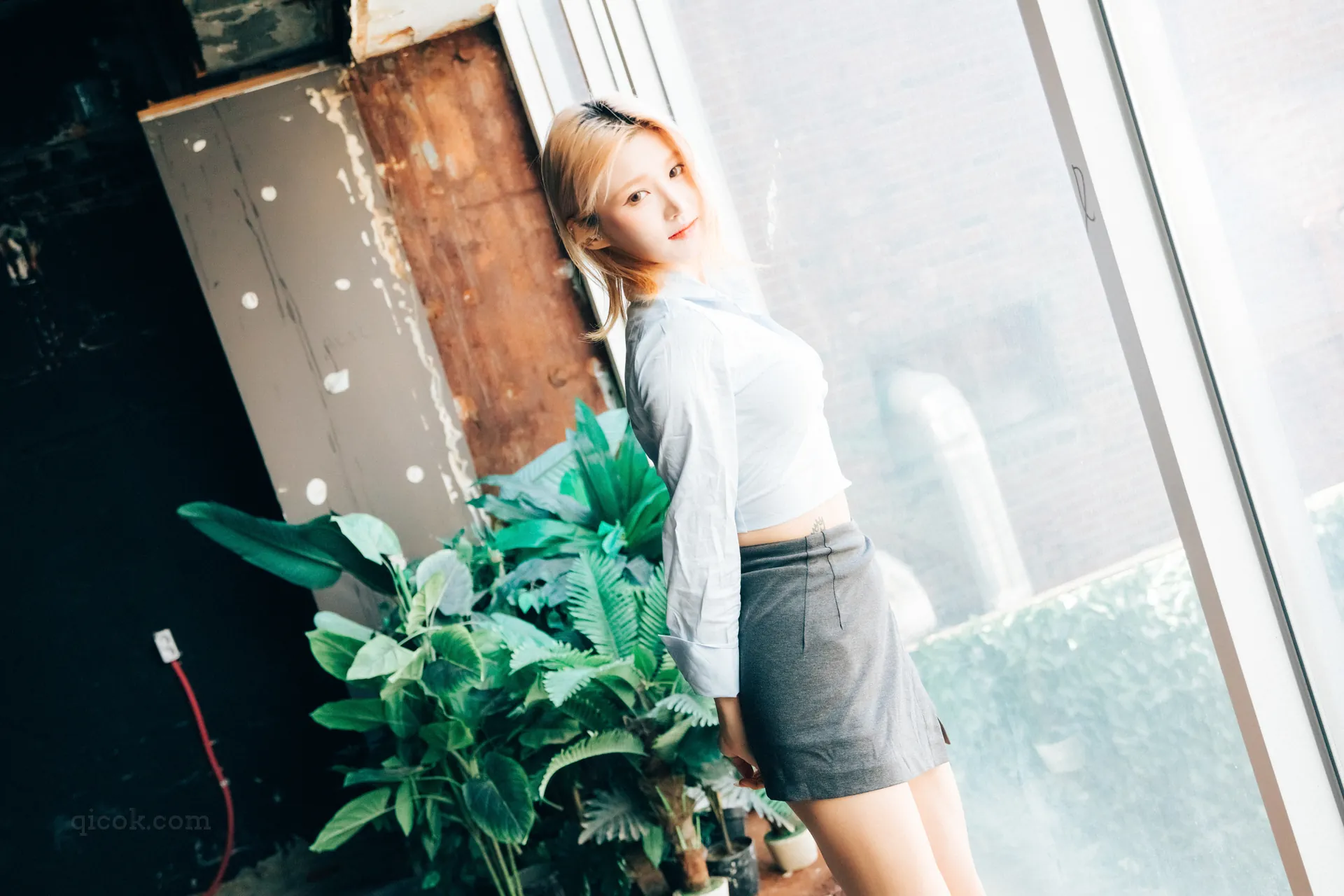 103.[Loozy] Taeri – Enslave (+S.Ver)[81P-6V-1.68G]-密图社