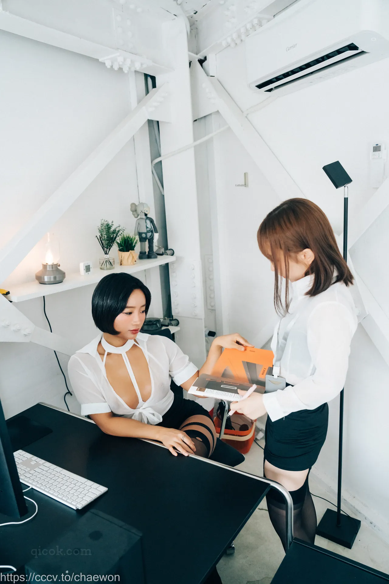 141LoozyBottyQueenY - 08704qicok34797com.webp