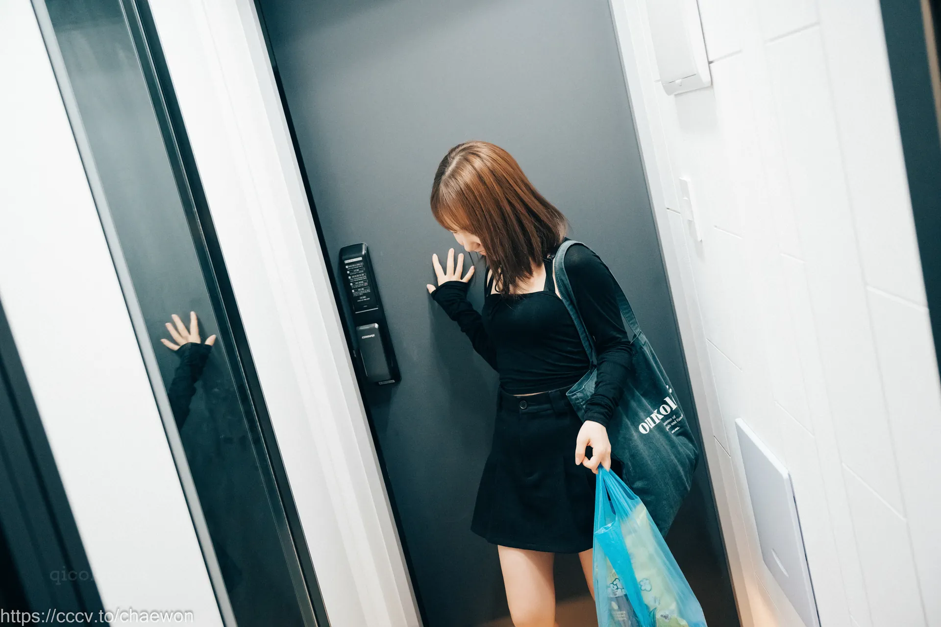 164.[Loozy] Yeri – Visitor [131P2V-3.83GB]-密图社