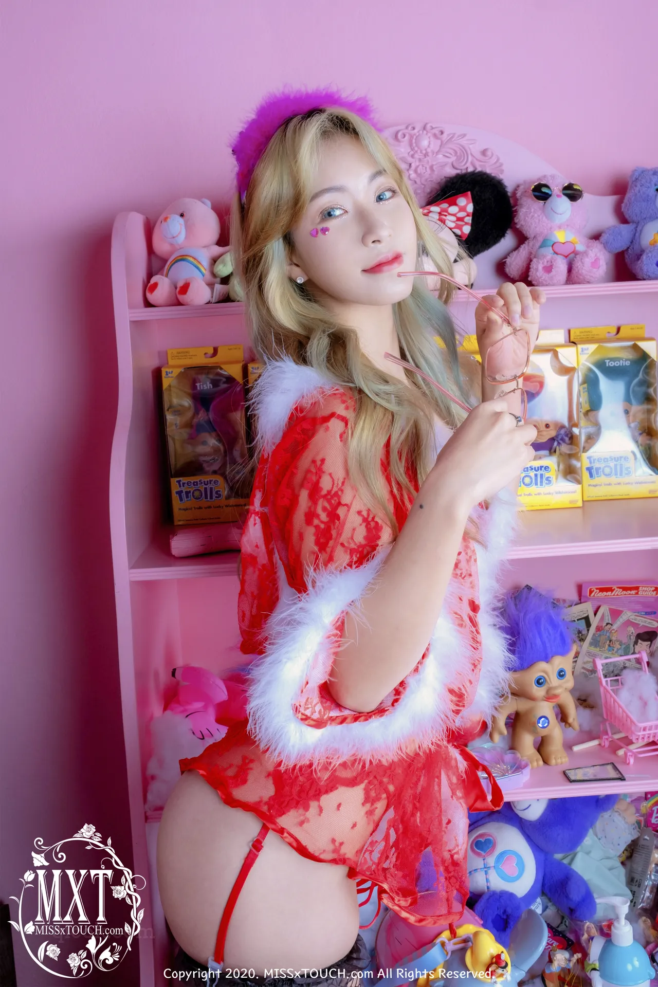 002MISSTOUCHMissxSE - 011qicokcom.webp