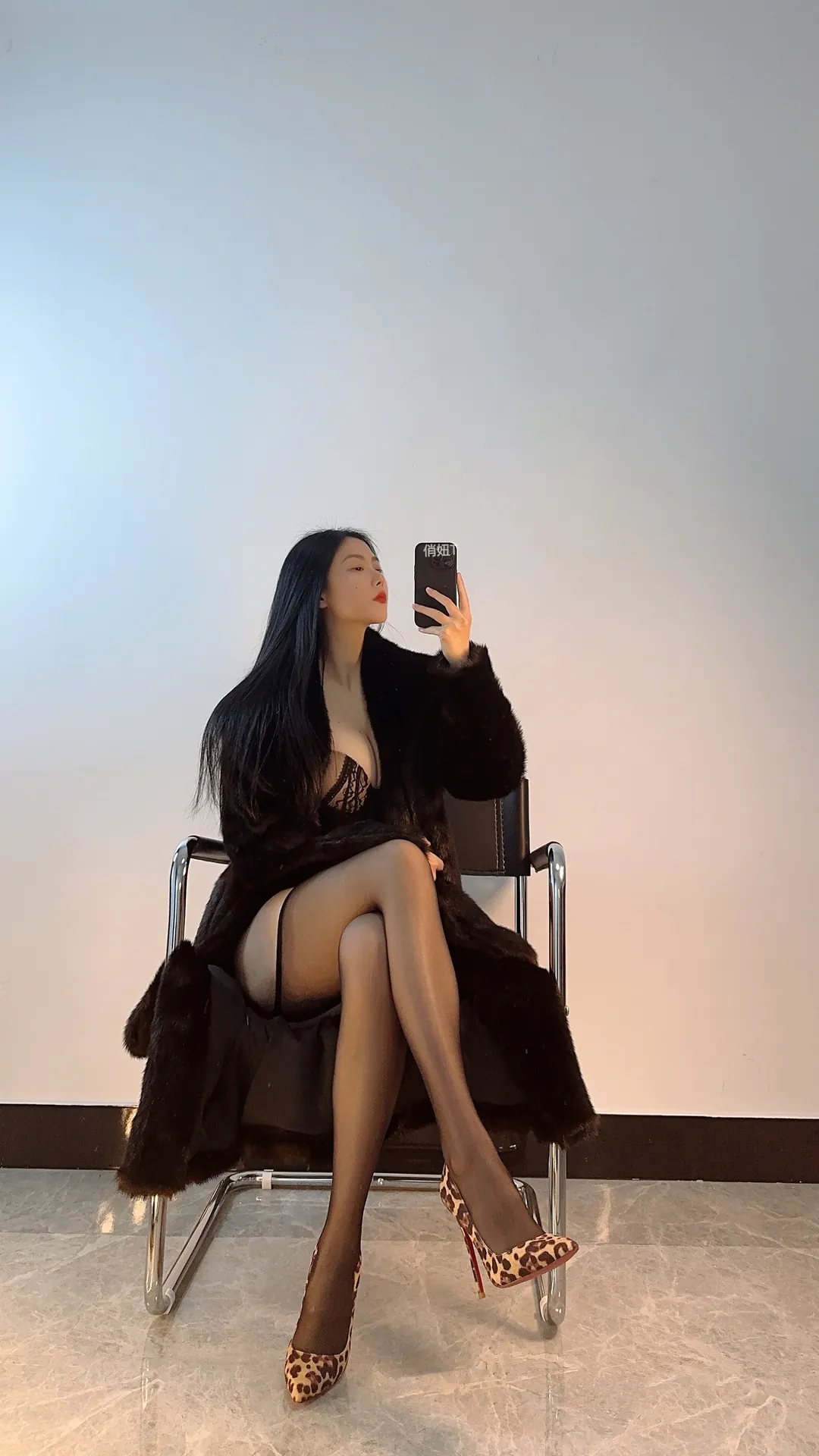 俏妞qiaoniuTT – NO.120 极品身材 [35P-101MB]-密图社