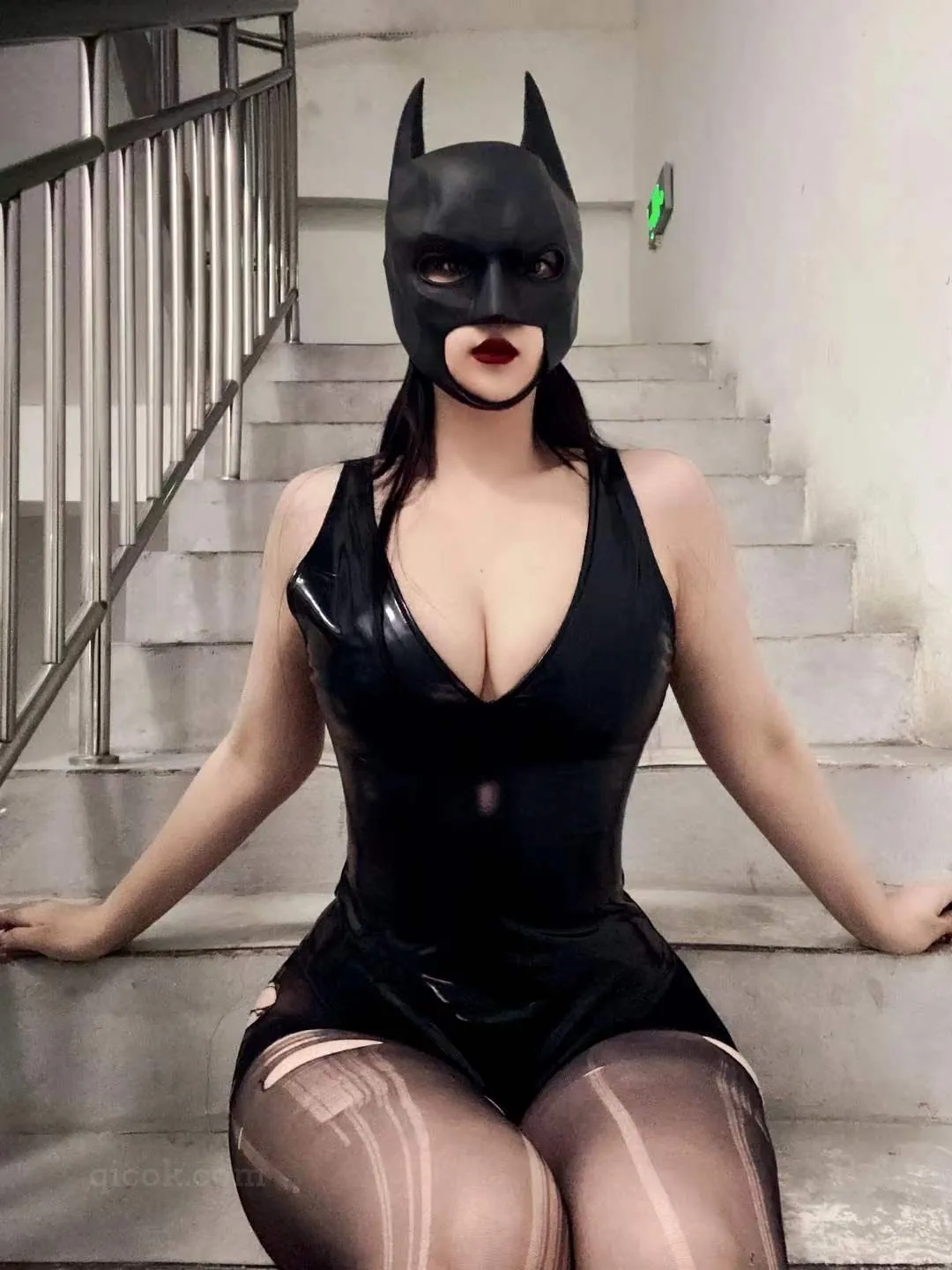 066.120斤的小王同学 – 想踩你脸[15P-30.9M]-密图社