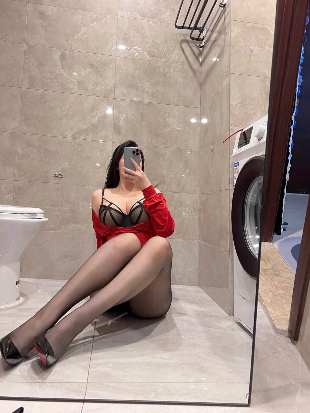 100.120斤的小王同学 – 油亮丝袜[19P／30MB]-密图社