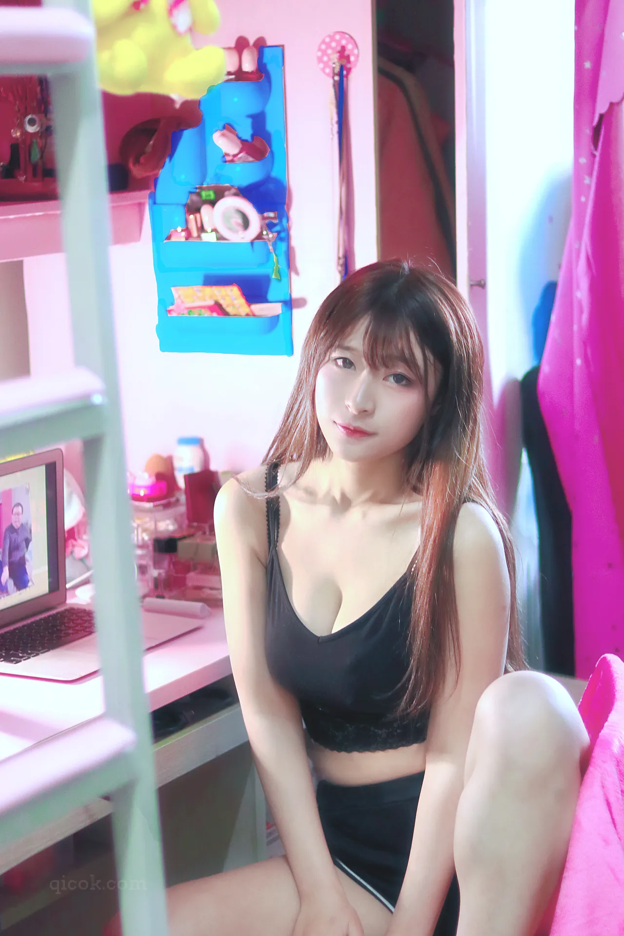 羊小雪@B站 – NO.001 舰长图包 – 宿舍[10P-35.2M]-密图社