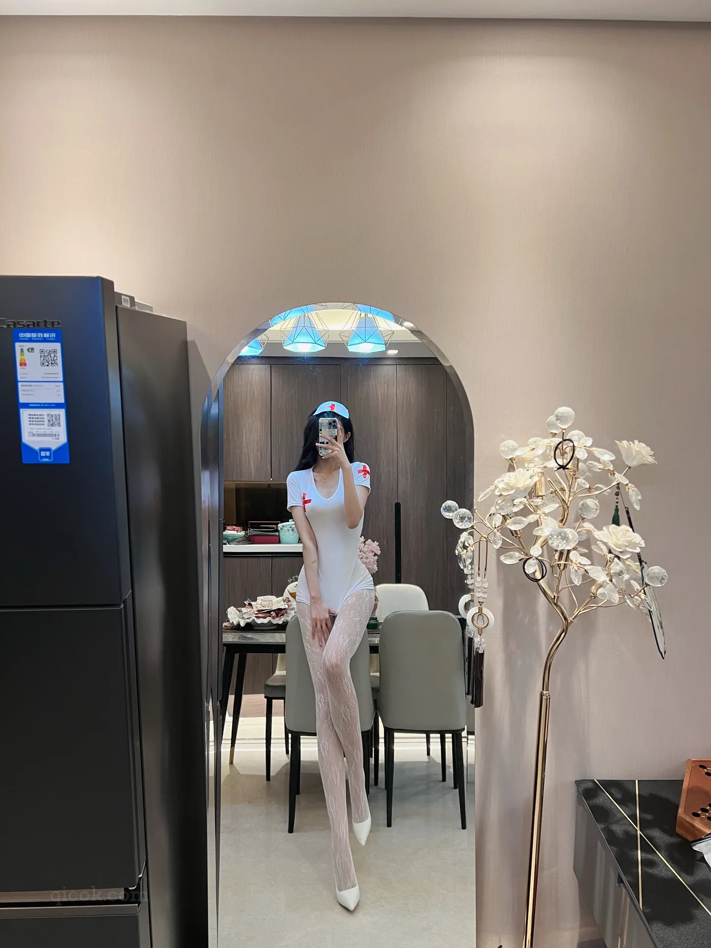 023.葛征GEZHENG – 护士白丝袜[17P+1V／185MB]-密图社