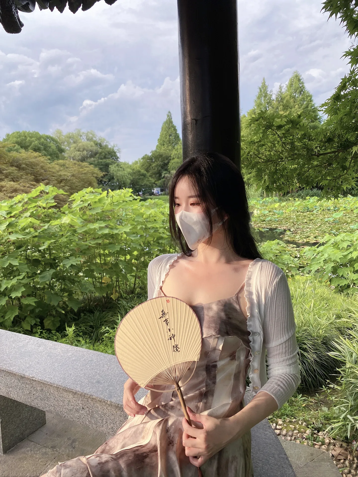 软妹小九九[July芝岚] – NO.029 良辰美足 [60P／242MB]-密图社