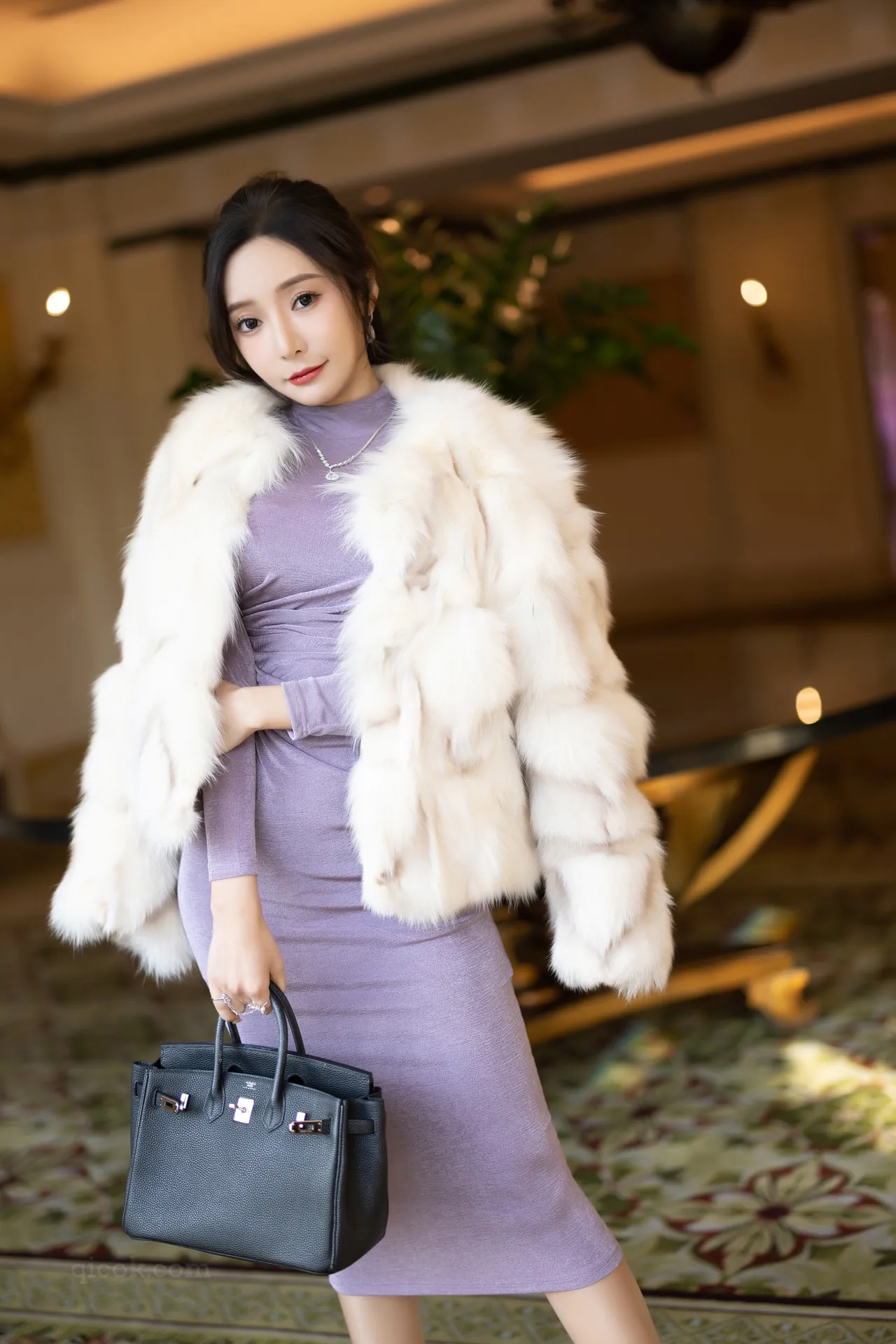 王馨瑶Yanni – NO.009 内购无水印 皮草紫色裙子[92P+1V／1.02GB]-密图社