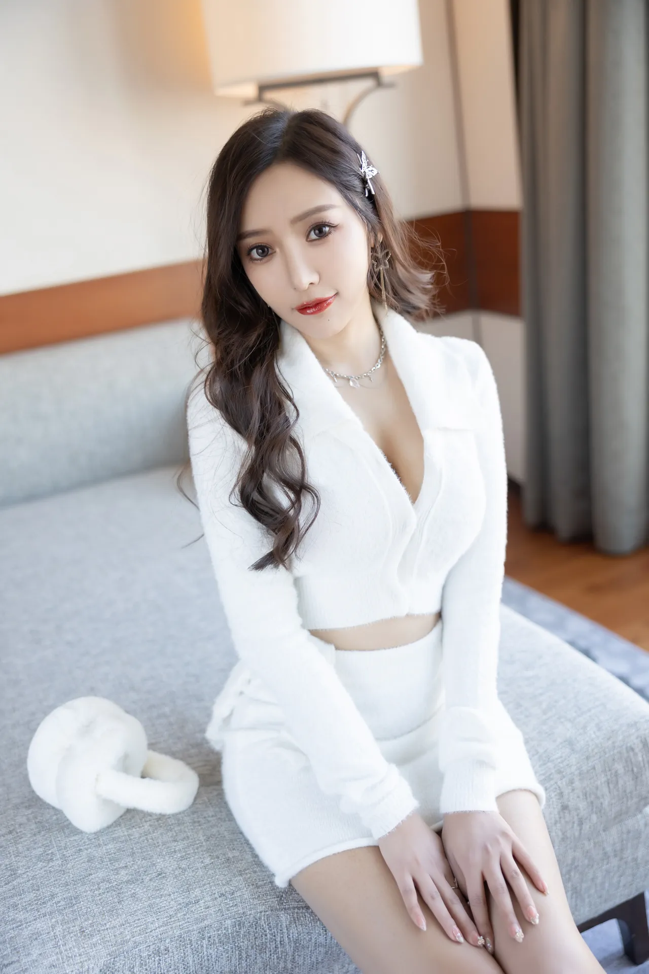 王馨瑶Yanni – NO.042 白色套装圣诞女郎 [87P1V-979MB]-密图社