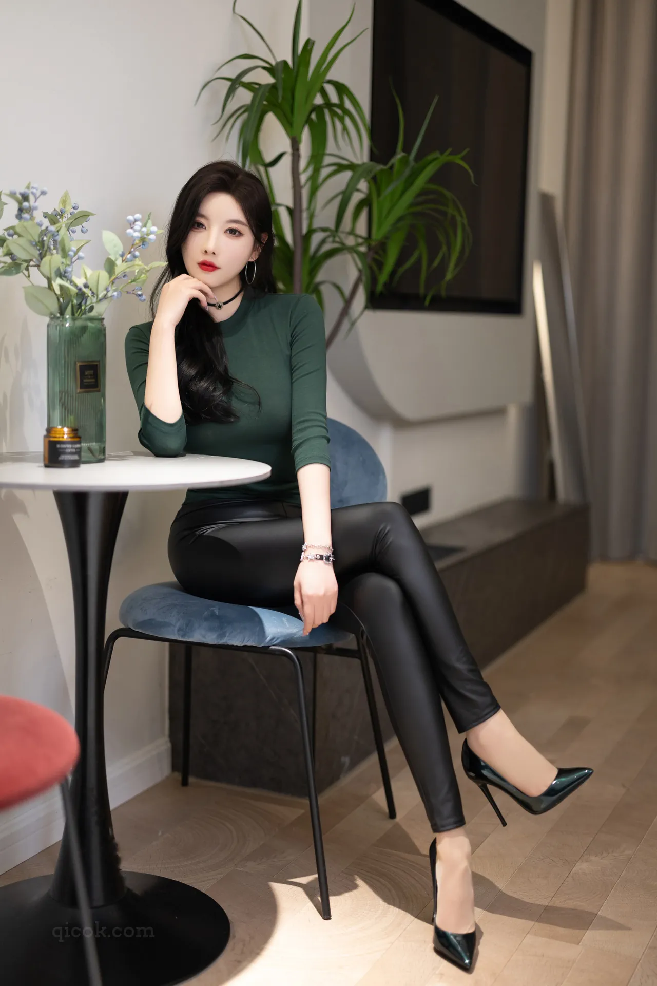 019.杨晨晨 – 内购无水印 NO.8707 高跟肉丝无内[110P-720.6M]-密图社