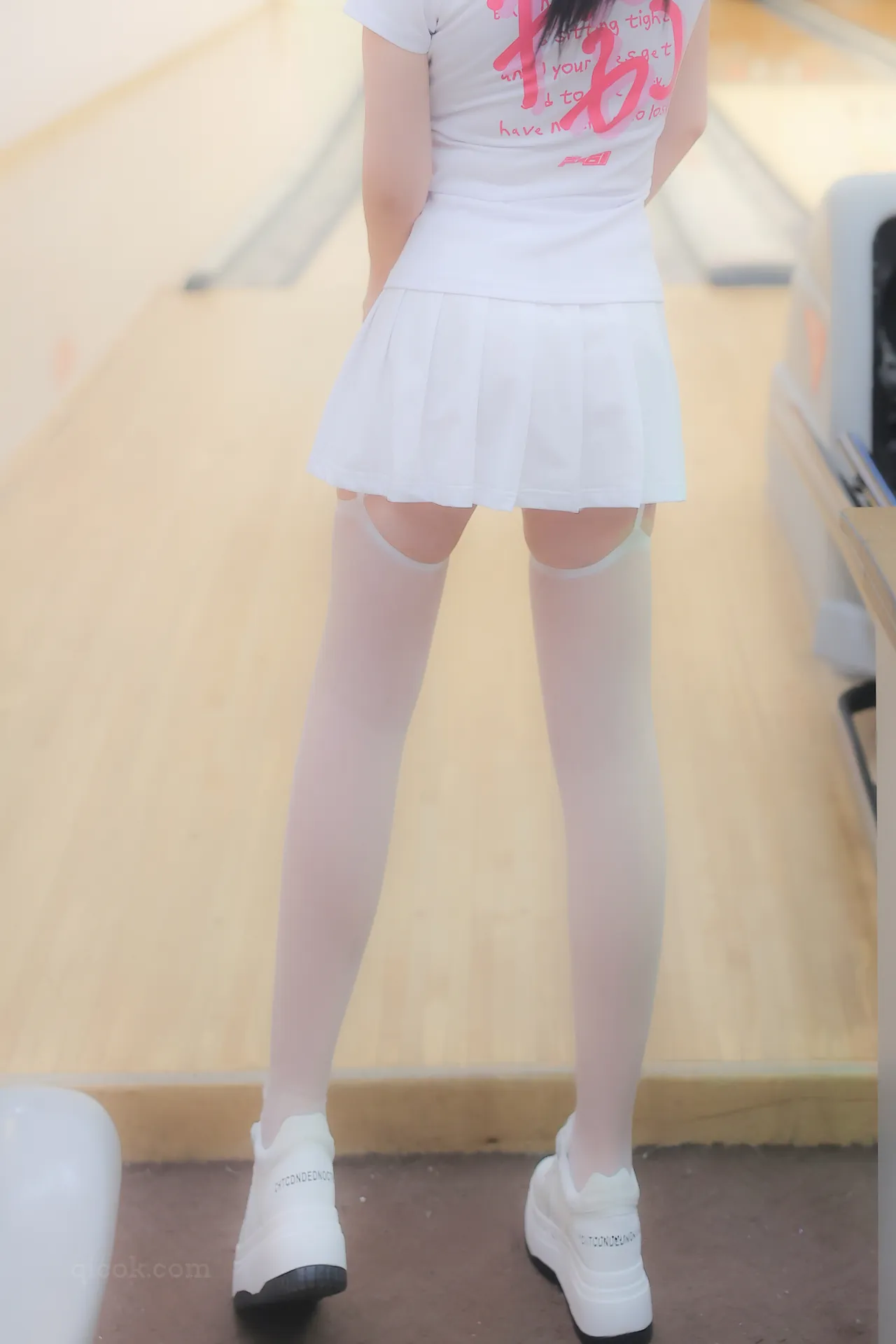 004.小薯条nienie – 内部私购-保龄球[80P／432MB]-密图社